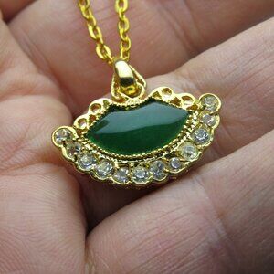 14K Jade Pendant With Necklace